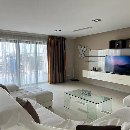 Luxury 3-bedroom In St Julians Lejlighed *