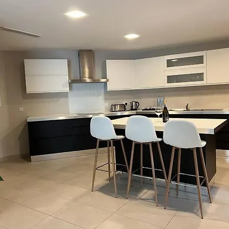 Lejlighed Luxury 3-bedroom In St Julians