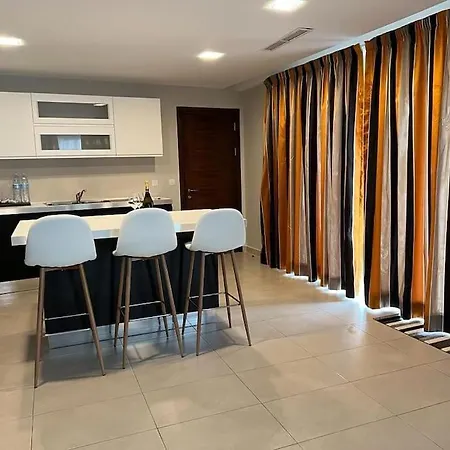 Luxury 3-bedroom In St Julians Lejlighed *